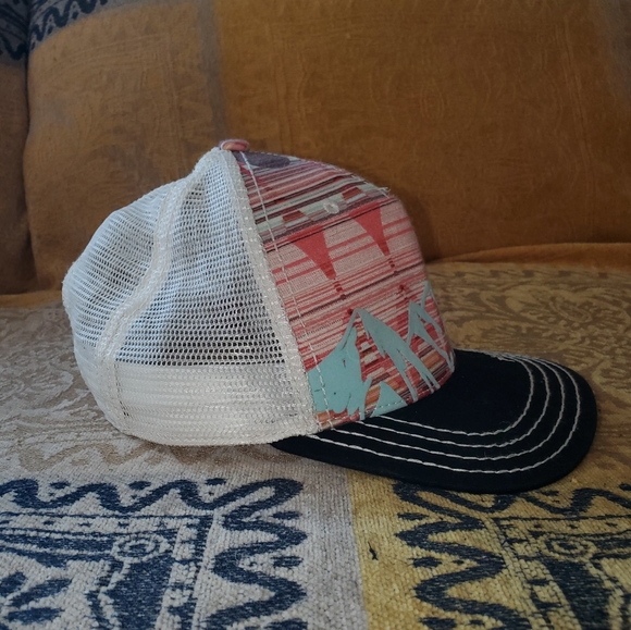 Pistil mountain Trucker hat - Picture 4 of 5